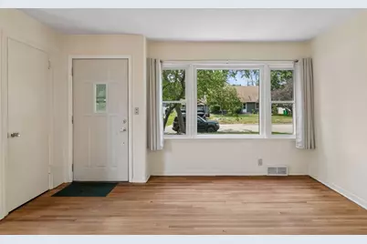 2933 Hillsboro Avenue S, Saint Louis Park, MN 55426 - Photo 8