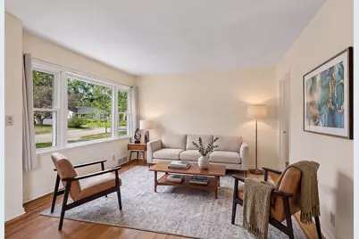 2933 Hillsboro Avenue S, Saint Louis Park, MN 55426 - Photo 4