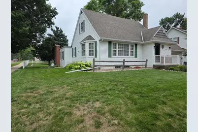 413 Oscar Avenue N, Canby, MN 56220 - Photo 2