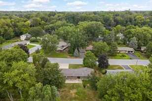 3609 Canterbury Dr, Bloomington, MN 55431 - Photo 22