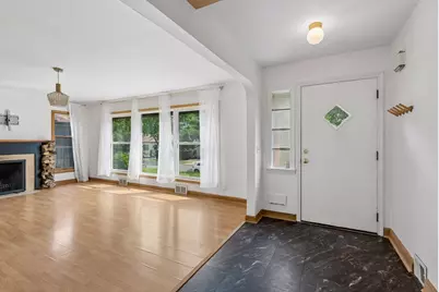 2011 Vincent Avenue N, Minneapolis, MN 55411 - Photo 2