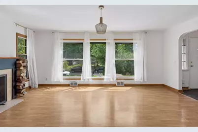 2011 Vincent Avenue N, Minneapolis, MN 55411 - Photo 6