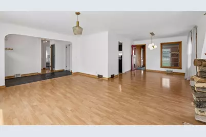 2011 Vincent Avenue N, Minneapolis, MN 55411 - Photo 8