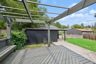 2011 Vincent Avenue N, Minneapolis, MN 55411 - Photo 32