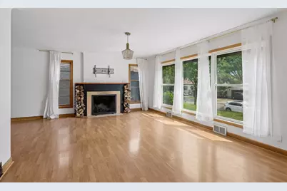 2011 Vincent Avenue N, Minneapolis, MN 55411 - Photo 4