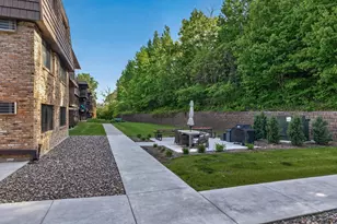 205 Barry Ave S, Wayzata, MN 55391 - Photo 10