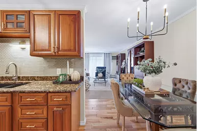 205 Barry Avenue S #306, Wayzata, MN 55391 - Photo 6