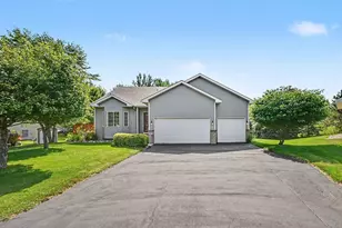 1374 Waters Way, Watertown, MN 55388 - Photo 2