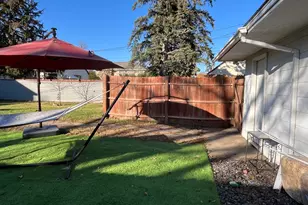 4050 Regent Ave N, Robbinsdale, MN 55422 - Photo 6