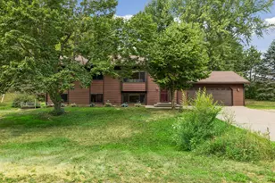 1076 Cottonwood Dr, Hudson, WI 54016 - Photo 2
