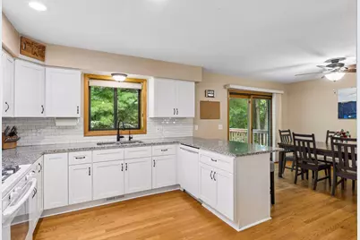 1076 Cottonwood Drive, Hudson, WI 54016 - Photo 16