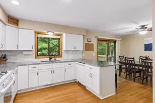 1076 Cottonwood Dr, Hudson, WI 54016 - Photo 16