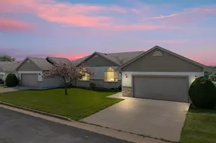 4528 Prairie View Pl NW, Rochester, MN 55901 - Photo 2