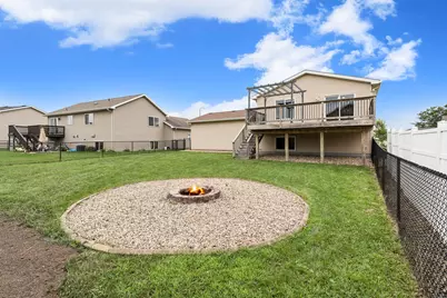703 25th Avenue NW, Austin, MN 55912 - Photo 2