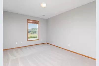 1511 Pembroke Pass, Chanhassen, MN 55317 - Photo 32