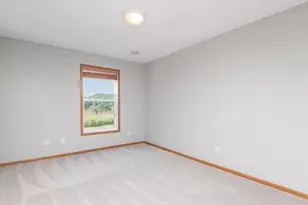 1511 Pembroke Pass, Chanhassen, MN 55317 - Photo 32