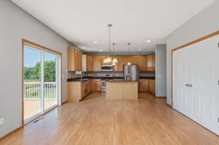 1511 Pembroke Pass, Chanhassen, MN 55317 - Photo 14