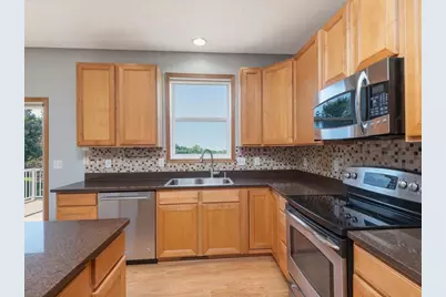 1511 Pembroke Pass, Chanhassen, MN 55317 - Photo 10