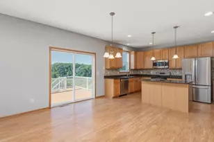 1511 Pembroke Pass, Chanhassen, MN 55317 - Photo 6