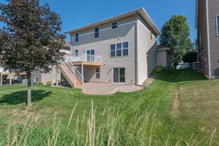 1511 Pembroke Pass, Chanhassen, MN 55317 - Photo 38