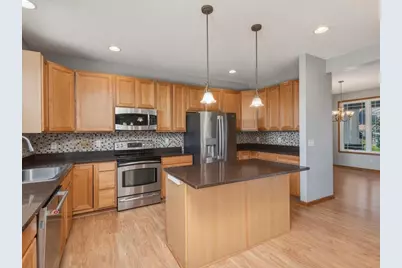 1511 Pembroke Pass, Chanhassen, MN 55317 - Photo 8