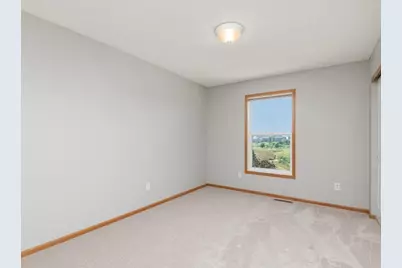 1511 Pembroke Pass, Chanhassen, MN 55317 - Photo 24
