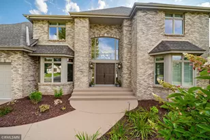 6102 Creek Ridge Ct, Minnetonka, MN 55345 - Photo 2