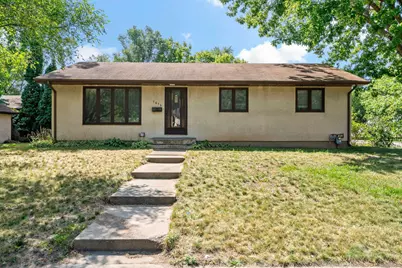 5456 Girard Avenue N, Brooklyn Center, MN 55430 - Photo 32