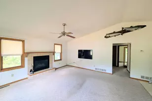 911 Grant St, Spooner, WI 54801 - Photo 4