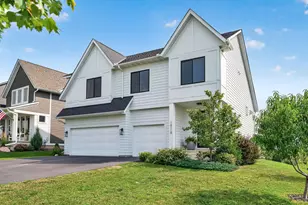 10110 Harvest Trl, Victoria, MN 55318 - Photo 2