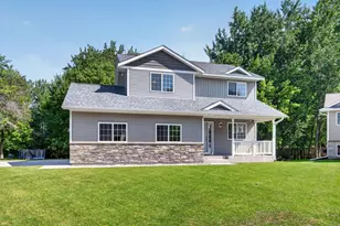 109 Peridot Ct, Mankato, MN 56001 - Photo 2