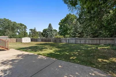 7716 Humboldt Avenue N, Brooklyn Park, MN 55444 - Photo 36