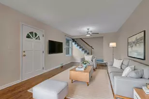 10206 Lakeview Dr W, Minnetonka, MN 55305 - Photo 4
