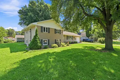 807 N Renville Street, Winthrop, MN 55396 - Photo 28