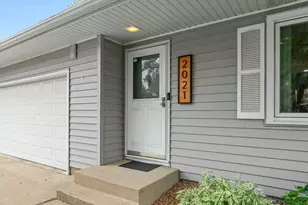 2021 Jade Ln, Eagan, MN 55122 - Photo 4
