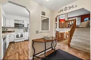 687 116th Ln NE, Blaine, MN 55434 - Photo 4