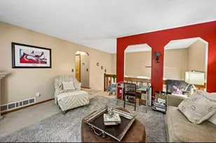 687 116th Ln NE, Blaine, MN 55434 - Photo 8