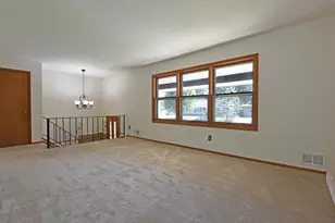 2226 Pleasant View Dr, New Brighton, MN 55112 - Photo 10