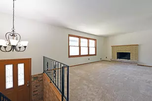 2226 Pleasant View Dr, New Brighton, MN 55112 - Photo 8
