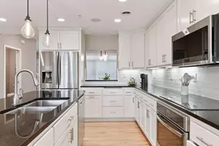 421 Willoughby Way W, Minnetonka, MN 55305 - Photo 18