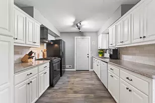8305 69th St S, Cottage Grove, MN 55016 - Photo 6