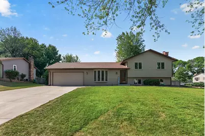 8305 69th Street S, Cottage Grove, MN 55016 - Photo 1