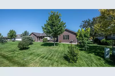 204 Ottawa Avenue SE, Hutchinson, MN 55350 - Photo 22