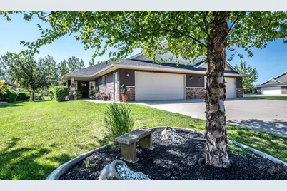 204 Ottawa Avenue SE, Hutchinson, MN 55350 - Photo 1