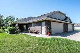 204 Ottawa Ave SE, Hutchinson, MN 55350 - Photo 28