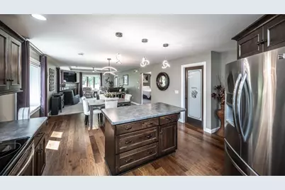 204 Ottawa Avenue SE, Hutchinson, MN 55350 - Photo 8