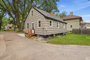 615 16th St SW, Willmar, MN 56201 - Photo 2