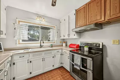 1402 Damon Court SE, Rochester, MN 55904 - Photo 8