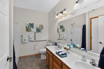2703 Village Drive, Faribault, MN 55021 - Photo 18
