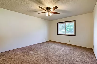 3743 Goodwin Avenue N, Oakdale, MN 55128 - Photo 16
